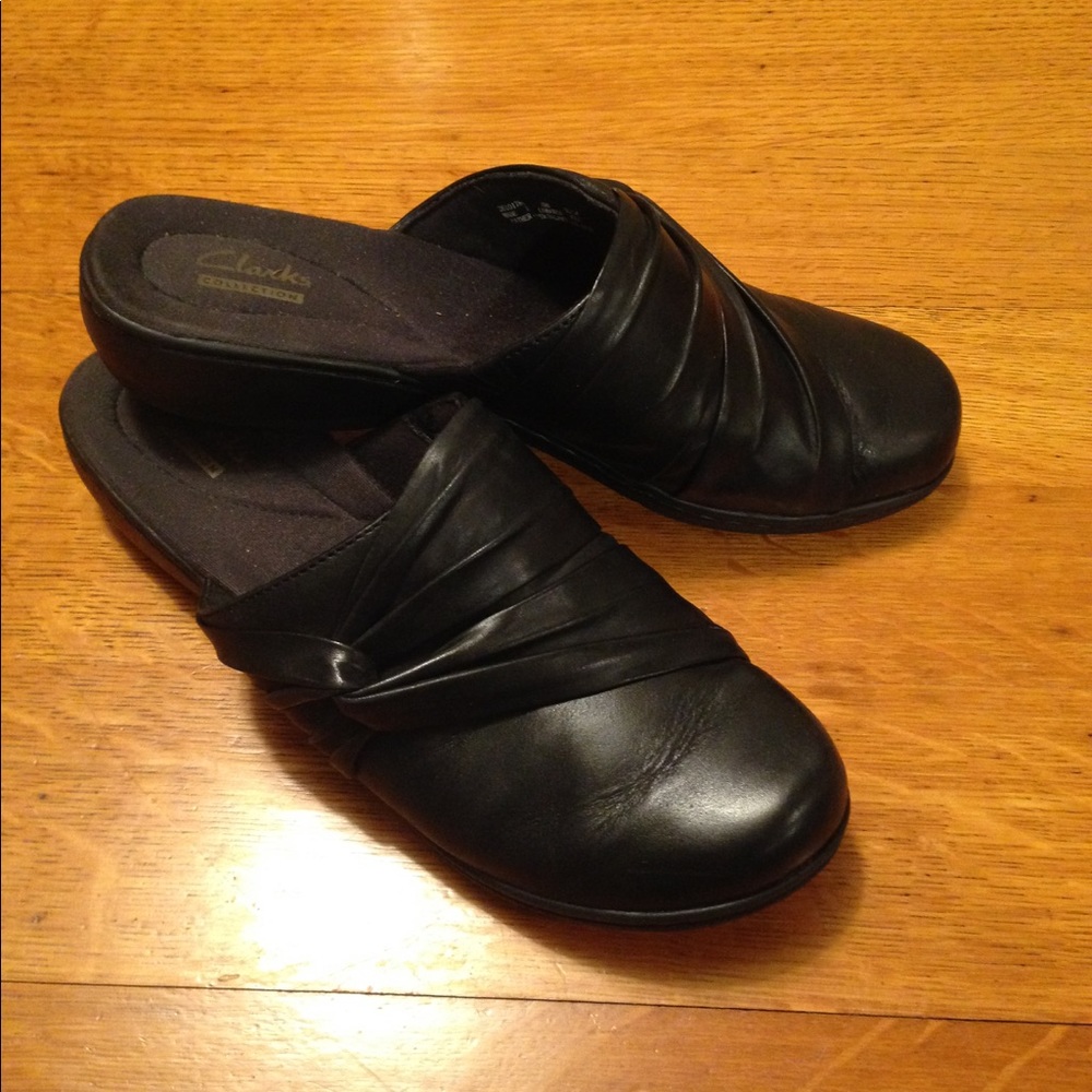 Clarks size 10 mules